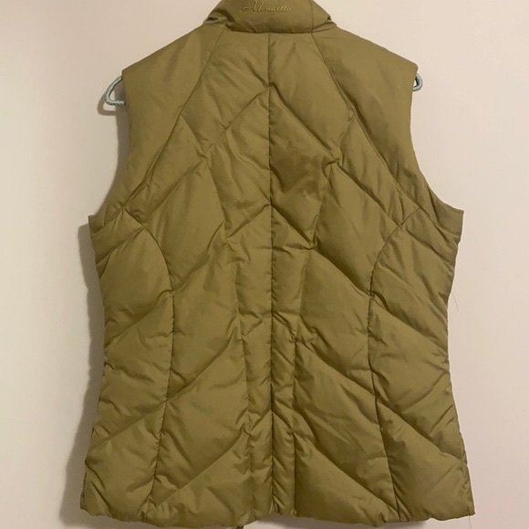 3/$12 Green Quilted Down Filled Vest - Picture 7 of 10